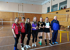 Соревнования по волейболу среди женских команд
