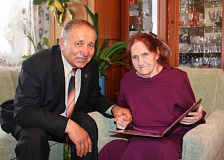 Ветерану Витебского отделения дороги Елене Андреевне Пукало исполнилось 105 лет